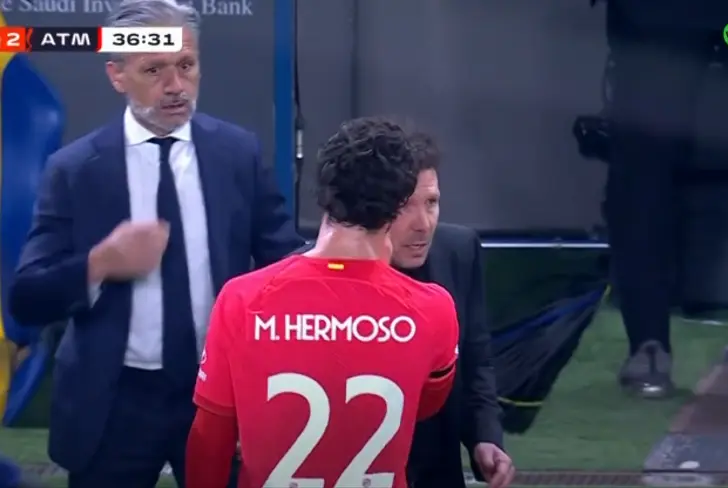 Hermoso y Simeone hablando tras el gol (Vía DSports)