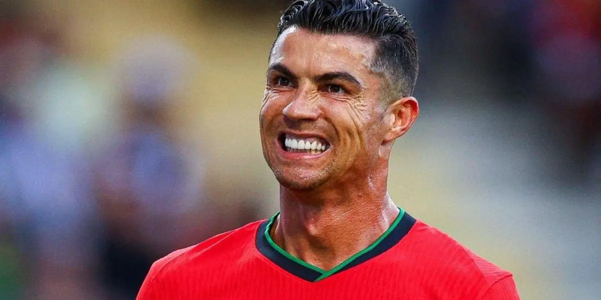 Cristiano Ronaldo en el partido ante Irlanda con la camiseta de Portugal.