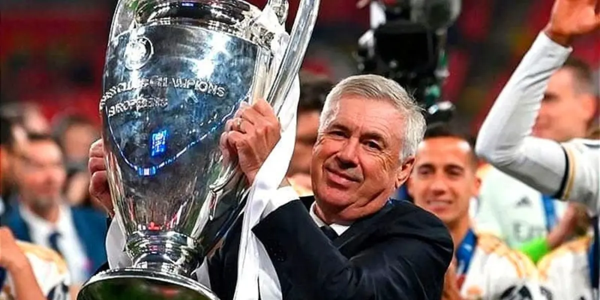 El entrenador del Real Madrid levantando la Champions.