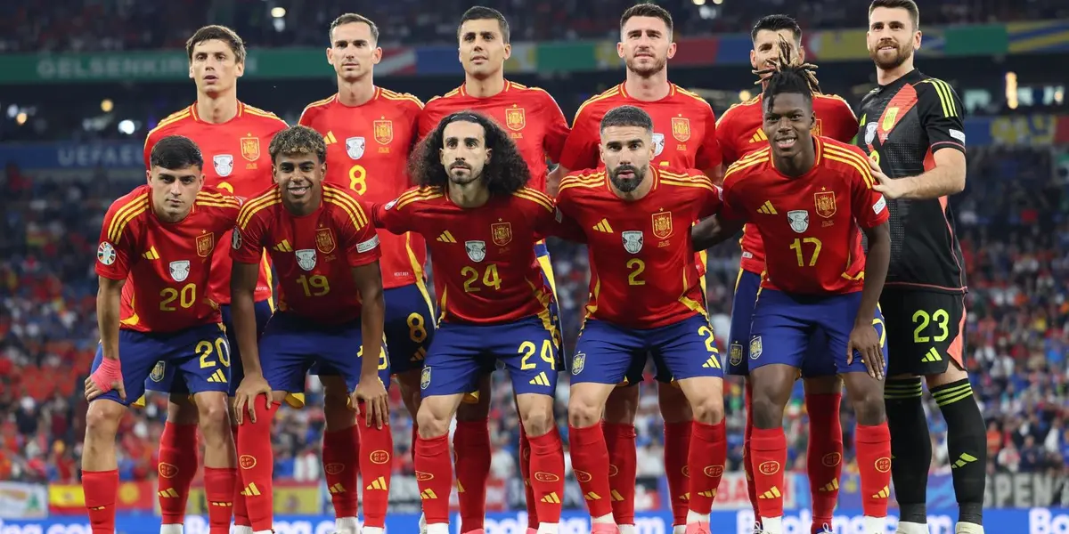 El equipo titular de España ante Italia.