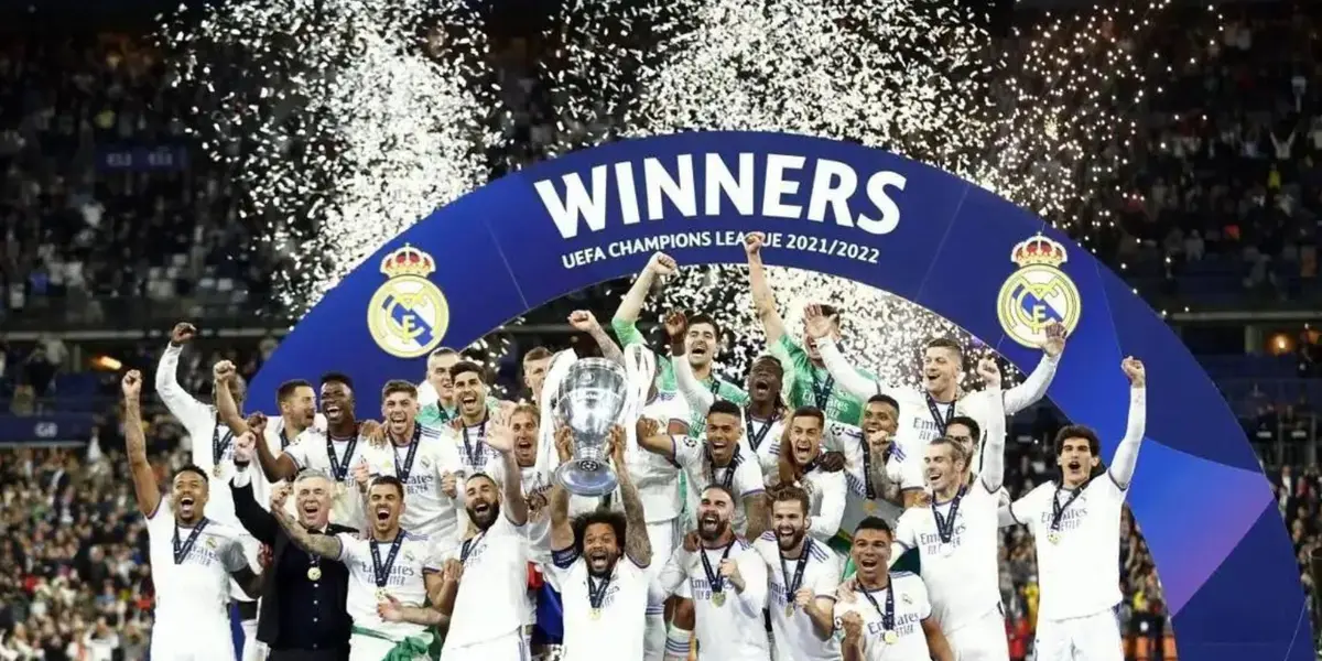 El Real Madrid festeja la Champions de 2022 en París.