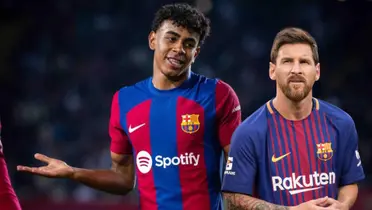 Lamine Yamal y Lionel Messi con la camiseta del FC Barcelona.