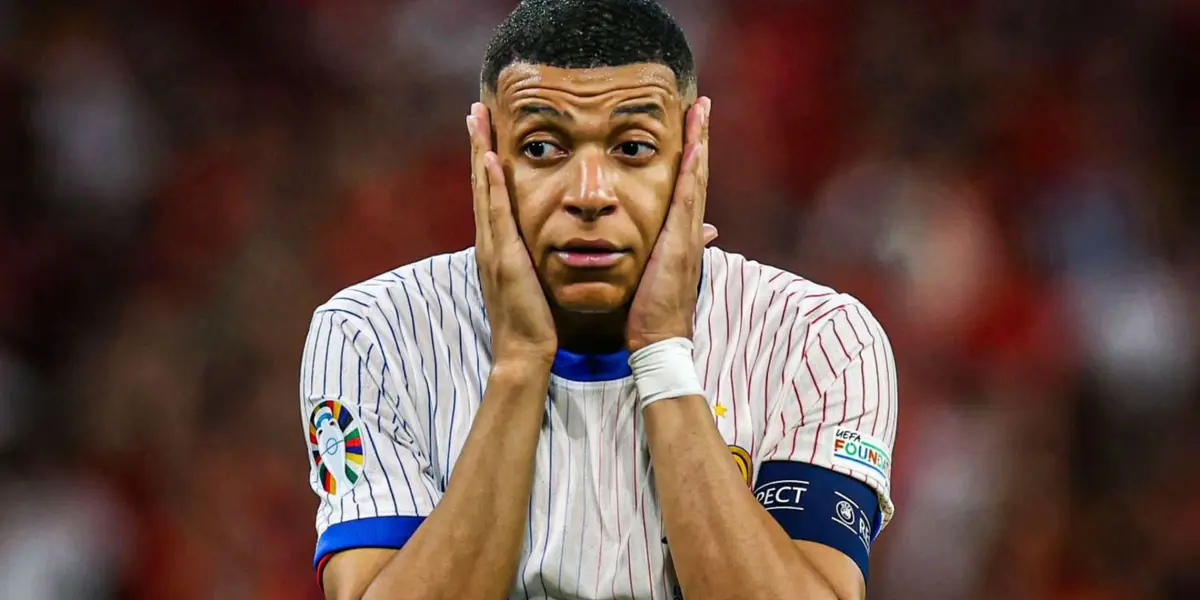 Mbappé se lamenta por la derrota de Francia ante España. (Foto: EFE)