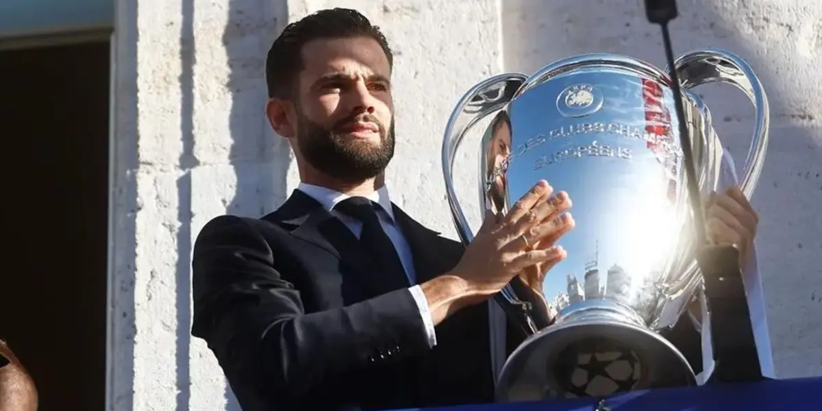 Nacho en el Ayuntamiento de Madrid con la Liga de Campeones.