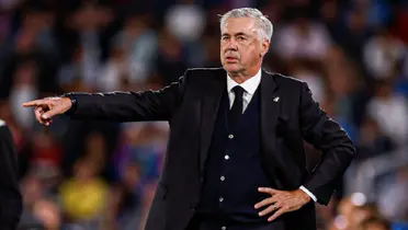 El entrenador del Real Madrid, Carlo Ancelotti, dando indicaciones.