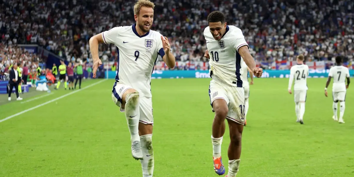 Harry Kane y Bellingham festejando el gol ante Eslovaquia. (Foto: EFE)