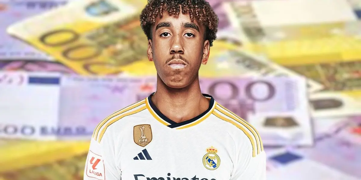 Leny Yoro con la camiseta del Real Madrid.