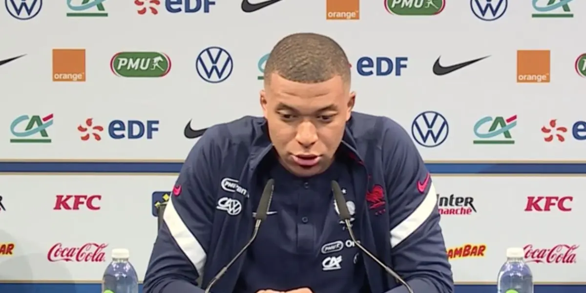 Mbappé en rueda de prensa.