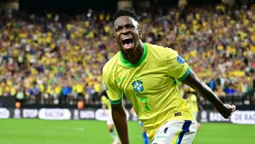 Vinicius festeja uno de sus goles ante Paraguay. (Foto: EFE)
