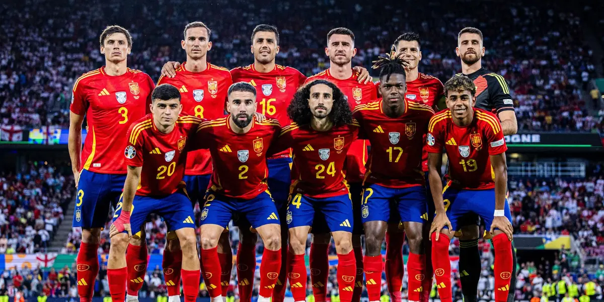 El equipo de España titular ante Georgia en los octavos de final. (Foto: EFE)