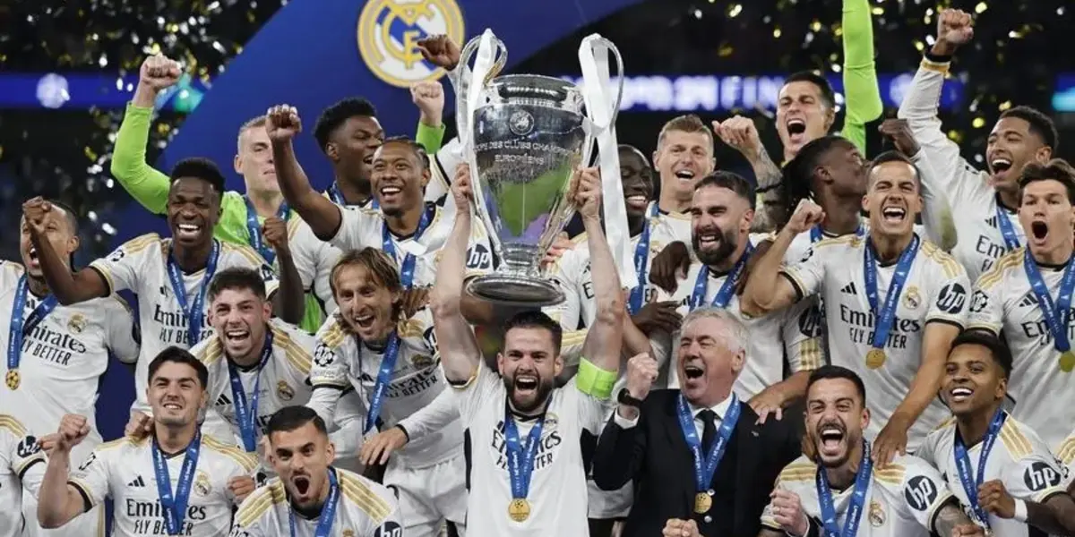 El Real Madrid levanta la Champions número 15. (Foto: EFE)