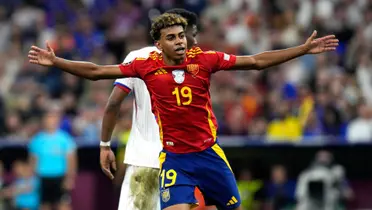 Lamine Yamal festejando su gol ante Francia. (Foto: EFE)