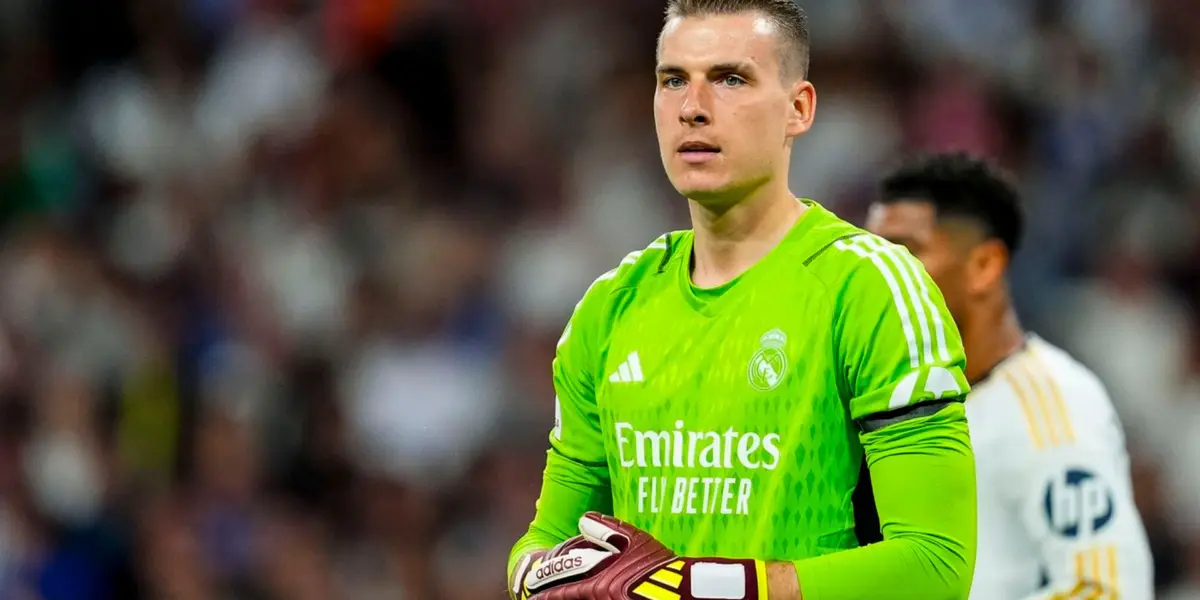 Lunin con el buzo del Real Madrid.